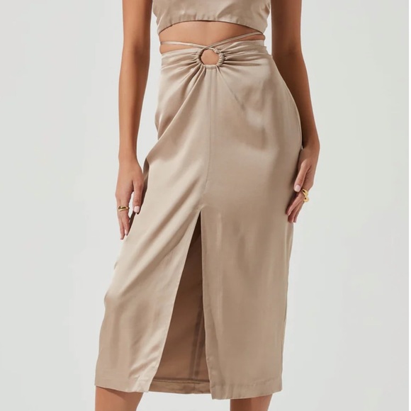 ASTR Robin Tie Waist Cutout Midi Skirt Khaki M - Picture 3 of 12